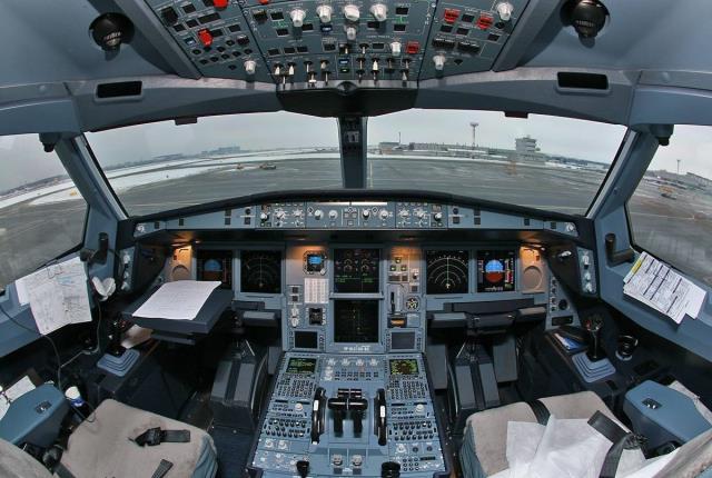 a320 cockpit.jpg